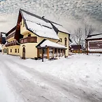 Goscinne Szy & Mon Koniowka