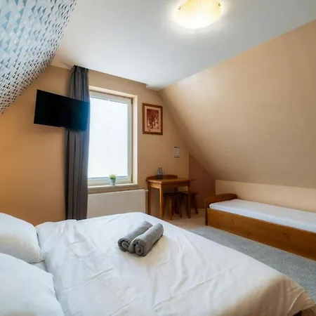 Goscinne Szy & Mon Koniowka