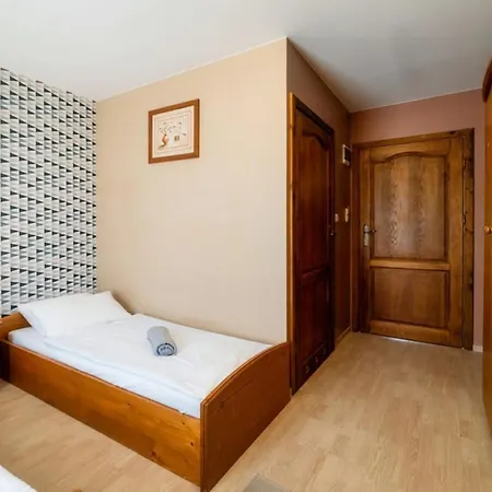 Goscinne Szy & Mon Couette-café