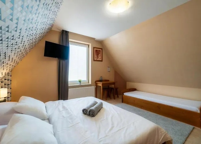 Goscinne Szy & Mon Koniowka