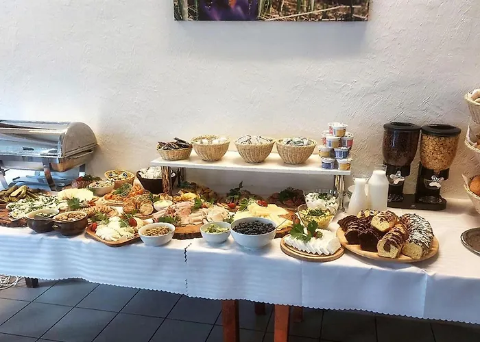 Goscinne Szy & Mon Koniowka